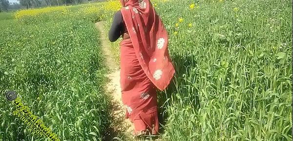  गांव की मजदूर की मलाईदार देसी चूत को खेत में चोदा हिंदी में अश्लील